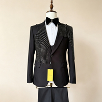 Costume 3 Pièces Homme Simple Boutonnage Fait Main avec Cristaux et Paillettes Diamantées pour Mariage Formel, Cérémonie, Soirée Arabe – Veste, Gilet et Pantalon