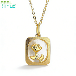 Collana Stile Artistico per Mamma con Ciondolo a Rosa <span class=keywords><strong>Vintage</strong></span>, Collana con Ciondolo a Rosa per Mamma in Ottone Placcato Oro 18K, Gioiello con Cornice Quadrata - Product Image 1