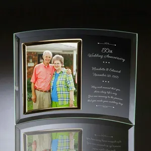 दादा-दादी की याददाश्त के लिए घुमावदार नक़्क़ाशी ग्लास क्राफ्ट पिक्चर फ्रेम