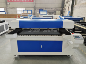 Machine de découpe laser CO2 1325 150W 240W Conception multi-têtes pour la fabrication de papier de vêtement et de produits en bois - Product Image 4