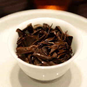 Té Blanco Antiguo Shoumei de Fuding Saludable, Añejado Durante Más de 5 Años, Apto para Todas las Edades, Excelente Valor, Ideal para Consumir Diariamente y Coleccionar - Product Image 4