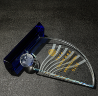Nouveau style créatif, trophée en verre cristal gravé au laser, design pyramidal, respectueux de l'environnement, pour réunion annuelle d'entreprise, souvenir