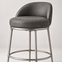 Tabouret de bar pivotant moderne, dossier bas incurvé, rembourré, avec pieds en métal et anneau repose-pieds, pour îlot de cuisine ou comptoir
