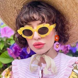 Gafas de Sol de Moda Retro 2022, Estilo Ojo de Gato, Colores Dulces, Protección UV400, Forma de Flor, para Mujer - Product Image 3