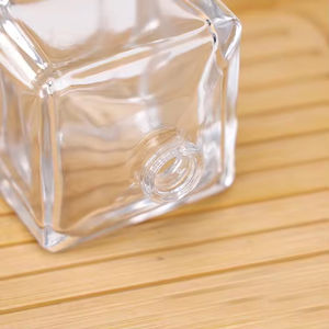 Botella de Perfume de Lujo Personalizada de 30ml 50ml con Pulverizador y Caja, Superficie para Serigrafía para Sprays Originales - Product Image 4