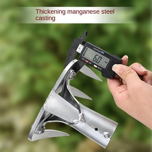 Cultivateur manuel de jardin à 4 dents robuste en acier avec manche, outil de jardinage pour le désherbage, vente en gros Vetex - Product Image 3