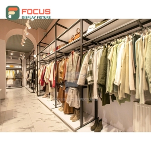 Vitrine en bois sur mesure pour magasin de vêtements – Gestion de projet - Product Image 6