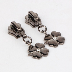 Tirant de fermeture éclair personnalisé en métal pour accessoires de sac à main dorés - Product Image 6