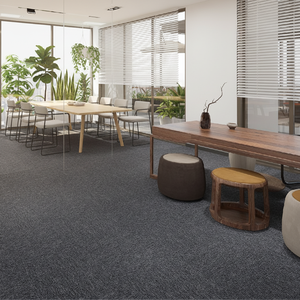 Dalles de moquette modulaires en polypropylène à poils coupés, épaisses, résistantes aux taches, antidérapantes, pour projets commerciaux et internationaux - Product Image 1