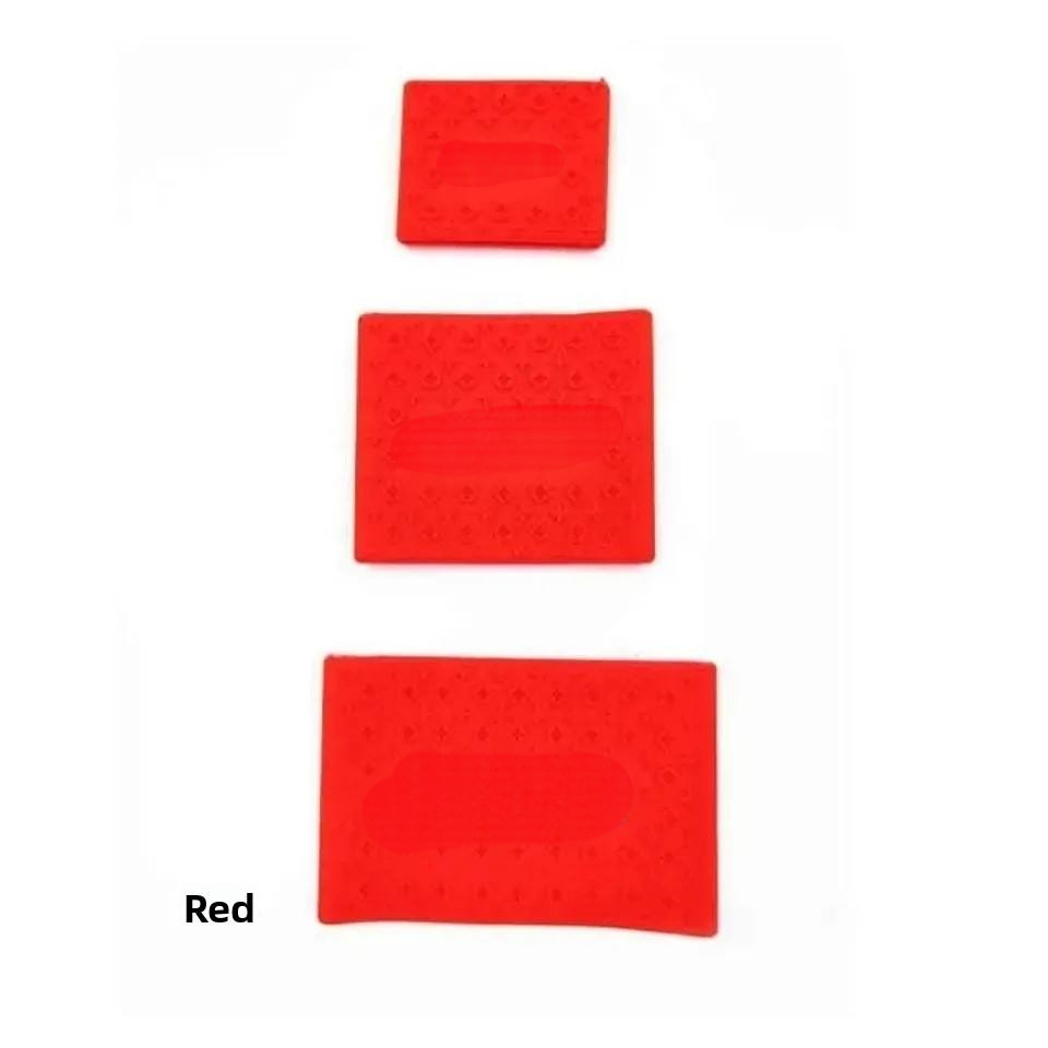 Middle circle (red)
