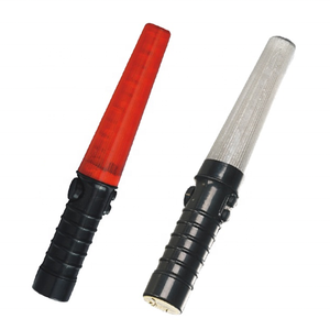 安価なバッテリー式道路駐車歩行者誘導用携帯プラスチック製短LED交通警告バトンライト、マーシャリング安全ワンド - Product Image 1