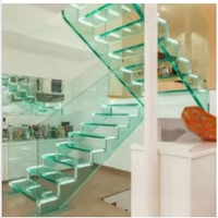 Escalier en verre de luxe sans cadre, en verre trempé transparent, moderne, sur mesure pour l'intérieur d'une villa moderne