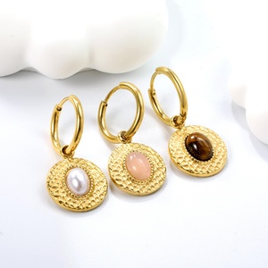 Pendientes de Aro Geométricos Redondos Ovalados de Turquesa, Acero Inoxidable, Chapado en PVD de 18k, Joyería Impermeable con Patrón Martillado para Mujer - Product Image 4