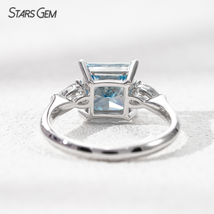 Bague trois pierres en or blanc 10 carats certifiée IGI Starsgem, diamant bleu fantaisie de 3 carats, taille princesse, cultivé en laboratoire - Product Image 5