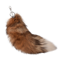 Porte-clés en fourrure de renard 2026, motif queue de renard marron, fermoir mousqueton argenté, accessoire de sac, sportif, toutes saisons, en stock