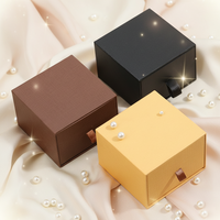 Coffret Cadeau de Luxe pour Bijoux : Pince à Cravate, Boucles d'Oreilles, Boutons de Manchette – Présentoir Tendance avec Logo Personnalisé