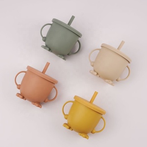 Vaso de Silicona Antiderrames para Bebés, Libre de BPA, con Asas y Pajita, para Niños Pequeños, para Comer y Beber Agua - Product Image 2