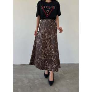 กระโปรงแม็กซี่ผ้าซาตินสำหรับผู้หญิง ดีไซน์หรูหรา เอวธรรมชาติ พิมพ์ลาย ผ้าไหมแท้ 100% เงางาม กระโปรงยาวสำหรับชุดสวยสง่า - Product Image 5