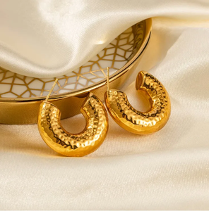 Boucles d'oreilles créoles plaquées titane en acier inoxydable 304 or 18 carats en forme de C style IG 1 paire - Product Image 3