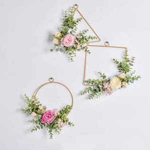 ज्यामितीय धातु फूल व्यवस्था, स्नातक की दीवार फांसी की सजावट के लिए कृत्रिम गोल त्रिकोण वर्ग फ्रेम - Product Image 2