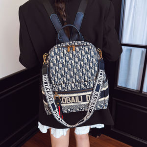 กระเป๋าเป้สะพายหลังวัสดุ PU สำหรับผู้หญิงทันสมัย ซับในทำจากโพลีเอสเตอร์ เหมาะสำหรับการใช้งานในชีวิตประจำวัน - Product Image 5