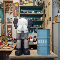 Décoration intérieure, sculpture en résine et fibre de verre représentant un ours violent