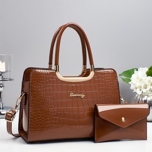 กระเป๋าผู้หญิงรุ่น<span class=keywords><strong>ใหม่</strong></span>ปี 2026 ชุด 2 ชิ้น กระเป๋าผู้หญิง<span class=keywords><strong>หนัง</strong></span> PU คุณภาพสูง กระเป๋าสะพายไหล่แฟชั่นพร้อมกระเป๋าเงิน - Product Image 4