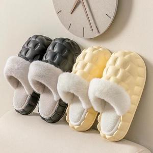 Chaussons d'intérieur pour femmes en coton épais imperméable EVA, antidérapants, chauds, de haute qualité, légers, à enfiler - Product Image 1