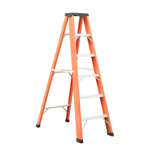 Échelle domestique en <span class=keywords><strong>aluminium</strong></span> à <span class=keywords><strong>5</strong></span> <span class=keywords><strong>marches</strong></span> Prix Échelle industrielle pliante en fibre de verre bon marché Échelle d'isolation électrique en fibre de verre - Product Image 1