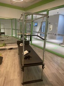 Commande minimum 1 - Fournisseur Fabricant - Machine de fitness haut de gamme - Cadillac Pilates professionnel en aluminium noir pour usage commercial - Product Image 6