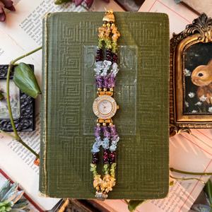 Reloj de Pulsera de Cuarzo Dorado Vintage Hecho a Mano para Mujer, Accesorios de Moda Retro con Diseño Único de Botones y Cuentas, Joyería Personalizada - Product Image 5