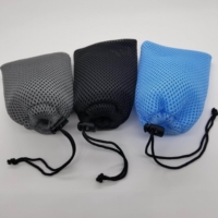 Grand sac de sport personnalisé en maille de nylon noir et durable avec fermeture à cordon coulissant