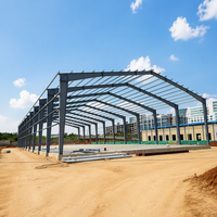 Bâtiment d'atelier et d'entrepôt industriel en structure métallique préfabriquée à ossature portique