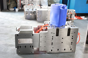 500ml 1L Garrafa 2 Cavidade 10L 20 Litros HDPE Tambor Blow Mold 2L 4L 5 Litros Plástico Jerry Can Motor Motor Lubrificante Oil Bottle Mould - Product Image 2