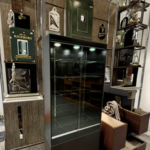 Vitrina de Exhibición de Pared de Alta Gama de 70 Pulgadas de Altura, Vitrinas para Tiendas de Cigarrillos, Vitrinas de Vidrio para Joyería - Product Image 6