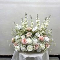 Vente en gros de compositions florales artificielles en soie de haute qualité, modernes et de petite taille, pour la décoration des centres de table de mariage