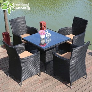 Conjunto de <span class=keywords><strong>Mesa</strong></span> y Sillas de Ratán PE de Cinco Piezas, Estilo Moderno y Simple, para Uso en Exteriores, Patio, Balcón, Jardín, Resistente al Agua y a los Rayos UV - Product Image 2