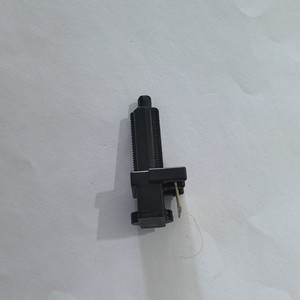 Interruptor de Freno Mercedes-Benz 82FB13480AA 1604918 para Vehículos de Trabajo Mediano, Pieza de Repuesto - Product Image 5