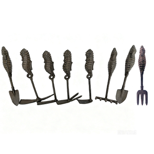 Ensemble d'outils de <span class=keywords><strong>terrassement</strong></span> en fonte pour jardin <span class=keywords><strong>avec</strong></span> manche rétro en forme de hippocampe, <span class=keywords><strong>pelle</strong></span> à fleurs et râteau pour l'aménagement paysager de cour, la décoration de jardin et l'artisanat - Product Image 1