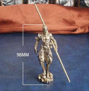 Figurine en bronze Sun Wukong magistralement fabriquée roi <span class=keywords><strong>singe</strong></span> en cuivre antique avec ornement de voiture Jin Gu Bang Staff Buddha <span class=keywords><strong>Statuette</strong></span> - Product Image 5