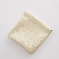 Pochette à cosmétiques en cuir PU avec logo personnalisé, sac auto-fermant, sac à bijoux carré rectangulaire portable et tendance en cuir PU