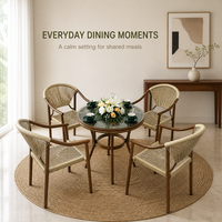 Ensemble de salle à manger d'extérieur moderne de luxe en teck massif, table et chaises de bistrot, mobilier pliable pour parc, plage, hôtel, villa
