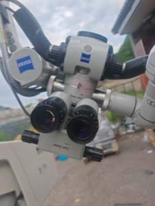 <span class=keywords><strong>Microscope</strong></span> <span class=keywords><strong>chirurgical</strong></span> d'occasion Carl <span class=keywords><strong>Zeiss</strong></span> S8 avec clarté optique élevée, anneau de mise au point fluide et support d'affichage externe - Product Image 4
