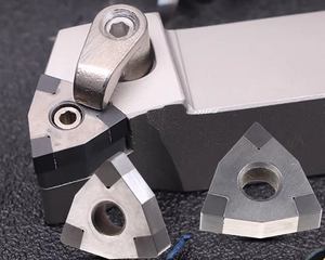 شفرات سي إن بي من سينوك طراز WNGA080412 لتشغيل الحديد الزهر في المخارط ذات التحكم الرقمي، متوفرة للقطع المستمر والمتقطع - Product Image 3