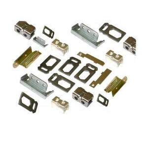 Fabrication sur mesure OEM de boîtiers en tôle d'acier et d'aluminium par poinçonnage de précision, pour les secteurs automobile, médical, aérospatial et électronique, avec découpe laser. - Product Image 1