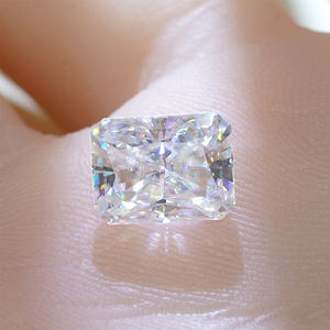 Moissanita Suelta con Corte Radiante Starsgem de 3*4mm-9*11mm, DEF VVS - Product Image 1