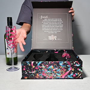 Tùy Chỉnh Thiết Kế Chai Từ Bao Bì Hộp Trung Quốc Nguồn Cung Cấp Bìa Sang Trọng Duy Nhất Rượu Vang Cốc Thủy Tinh Cứng Nhắc Nam Châm Hộp Quà Tặng - Product Image 1