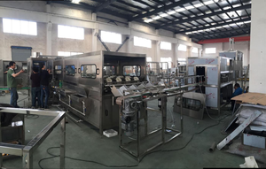 Machine de remplissage de bouteilles d'eau industrielle de <span class=keywords><strong>20</strong></span> <span class=keywords><strong>litres</strong></span> 450BPH avec lavage - Product Image 2