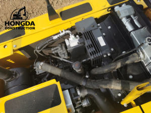 <b>Earth</b> <b>Moving</b> Crawler Excavator Used komatsu PC110 PC110-7 Secondhand Japan Engine PC 110 110-7 - Product Image 6