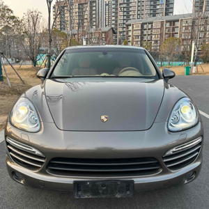 El 2014 Porsches <span class=keywords><strong>Cayenne</strong></span> 3,0 T Platinum Edition Usado Gasolina 5 plazas SUV Está Equipado con Asientos de Cuero y Techo Solar Panorámico - Product Image 1
